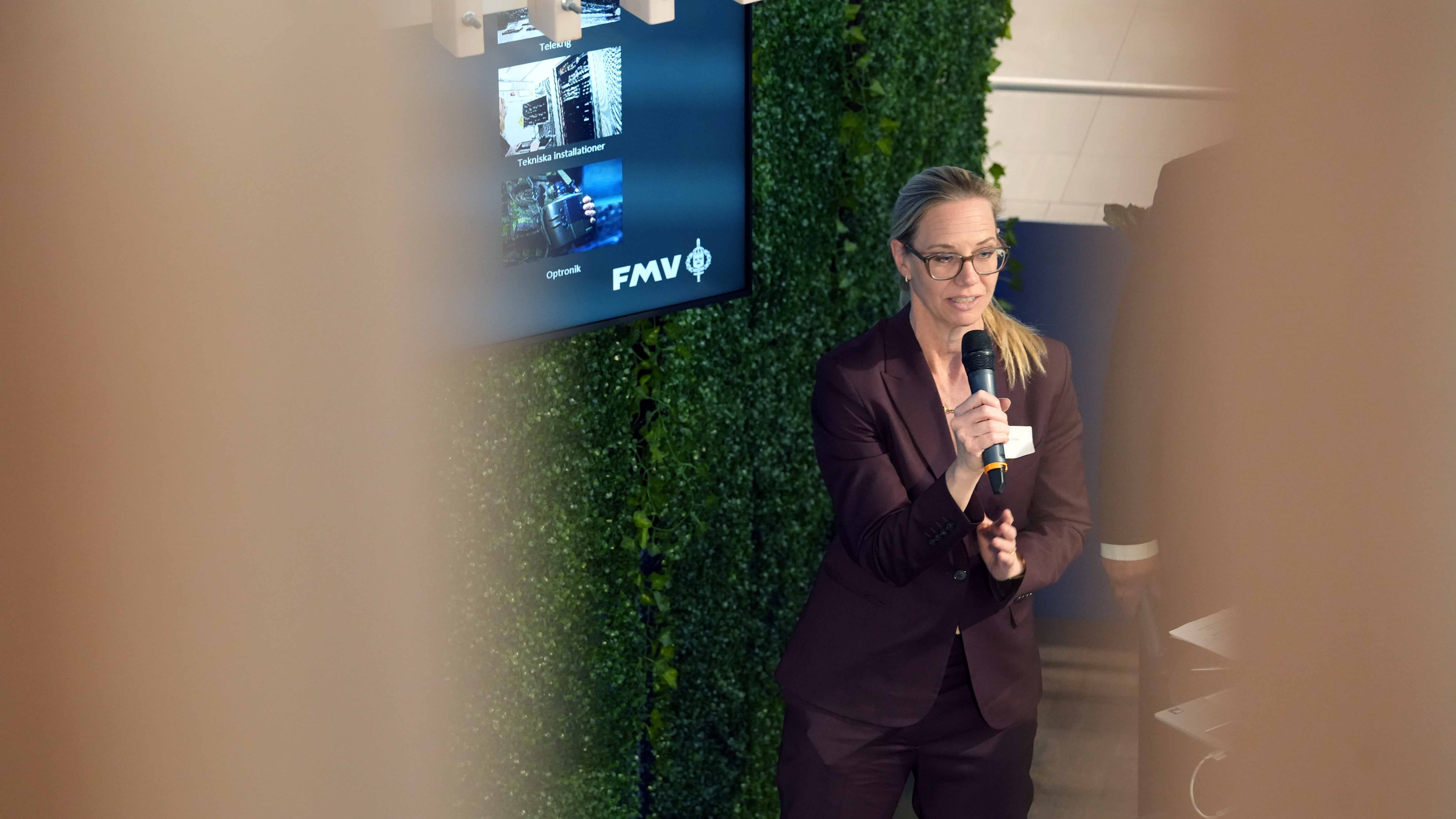 Rebecca Ihrfors, chef för verksamhetsområde Ledningssystem på FMV. Foto: FMV