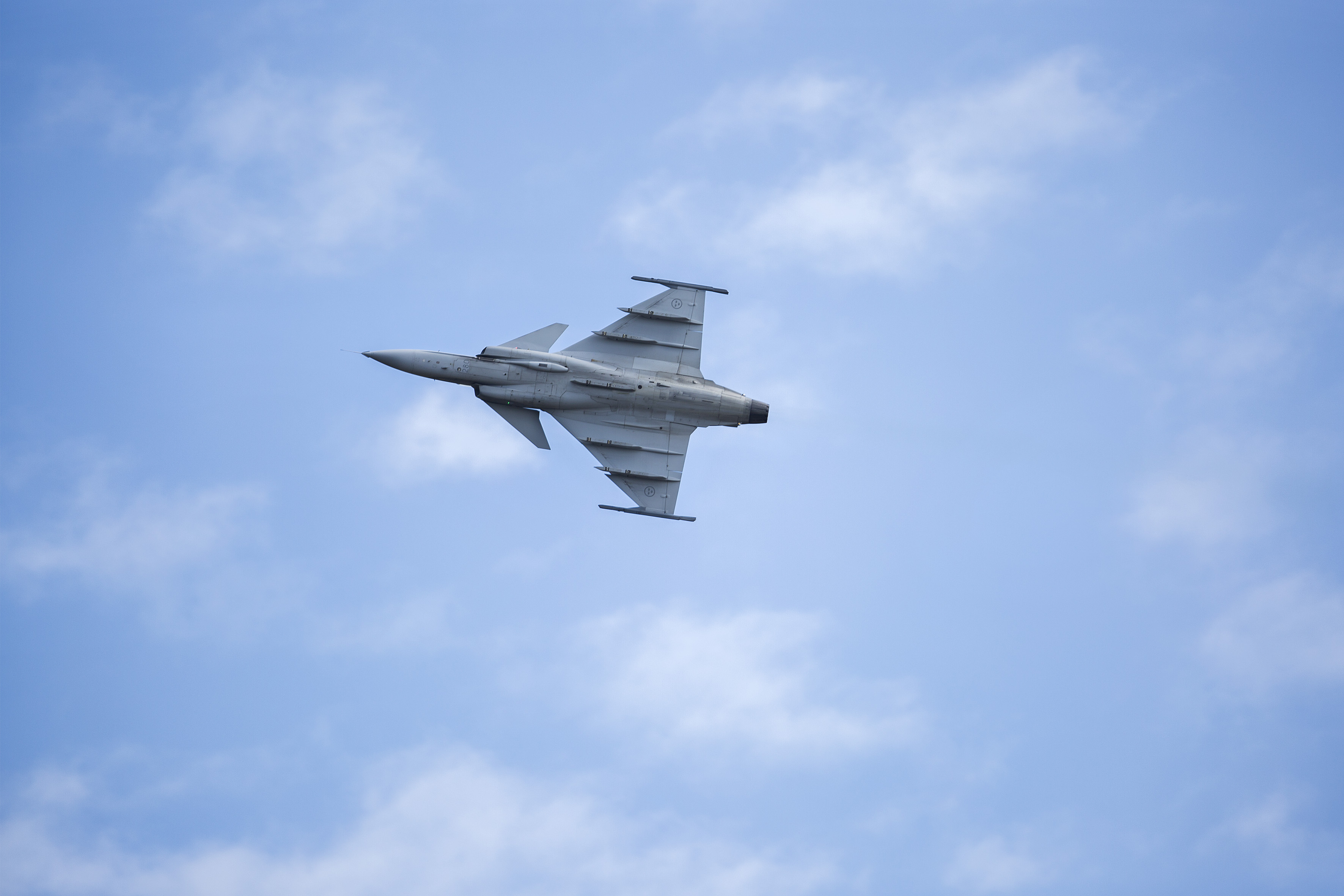 Gripen övar uppvisningsflyg vid FMV:s provplats i Vidsel. Foto: FMV/Tina Skiöld