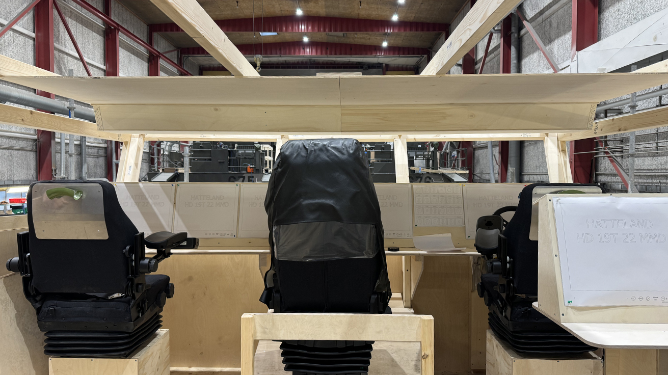 Under året har det bland annat skapats en mockup, det vill säga en trä modell, av styrhytten i syfte att tillsammans med amfibieförbanden utvärdera funktion och arbetssätt i det kommande båtarna.