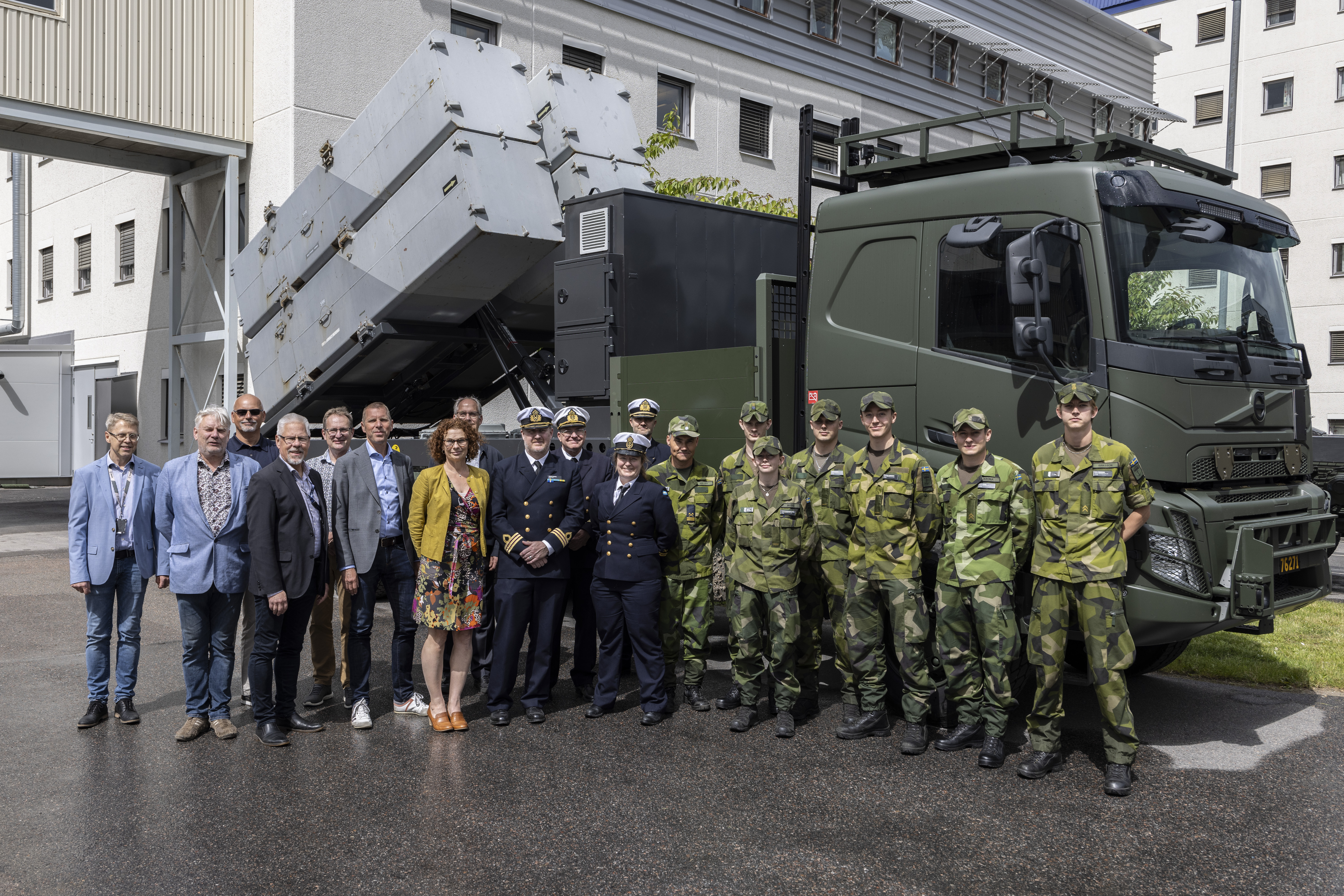 Ceremoni vid överlämningen av plattform för tung kustrobot till Försvarsmakten. Foto: FMV